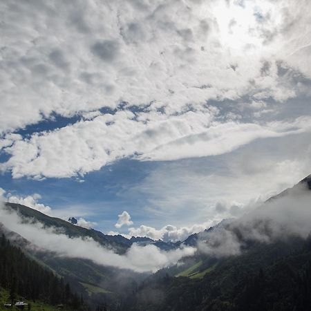 Malana Magic Valley Trek Hotel Exterior foto